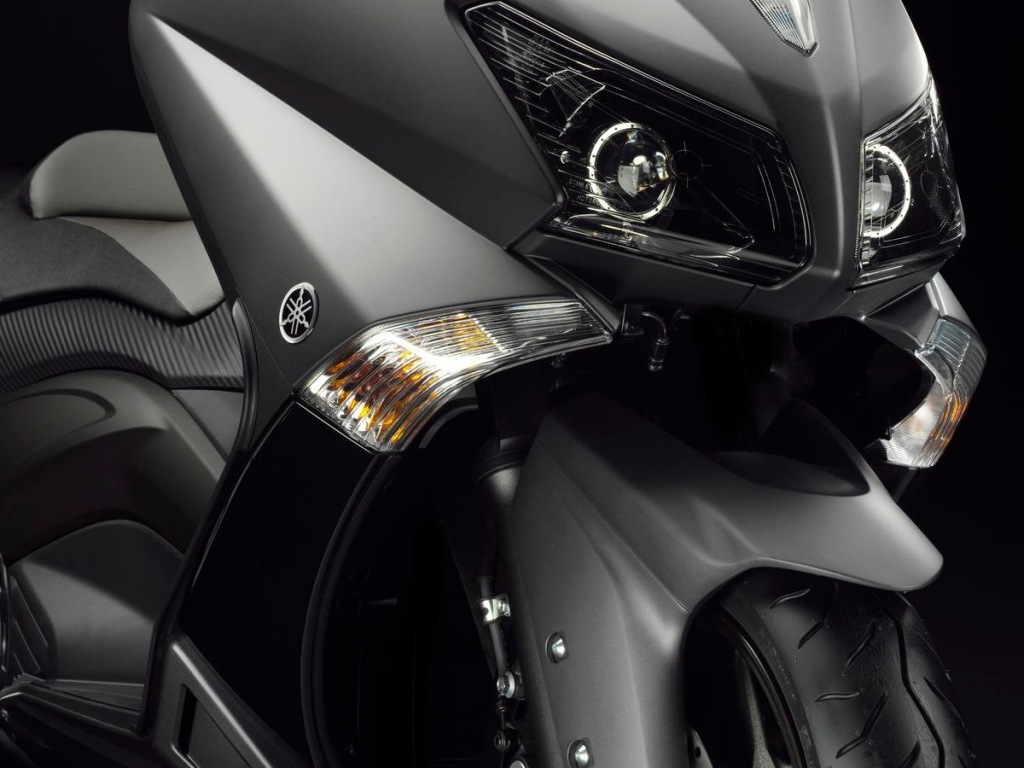 Фото скутера Yamaha TMAX ABS